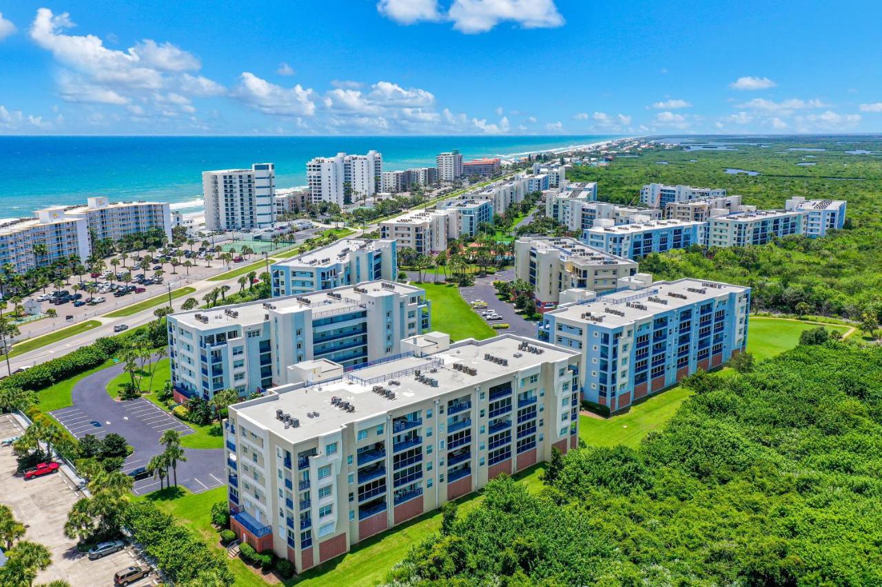 Oceanwalk Condos Bethune Beach Exteriör bild