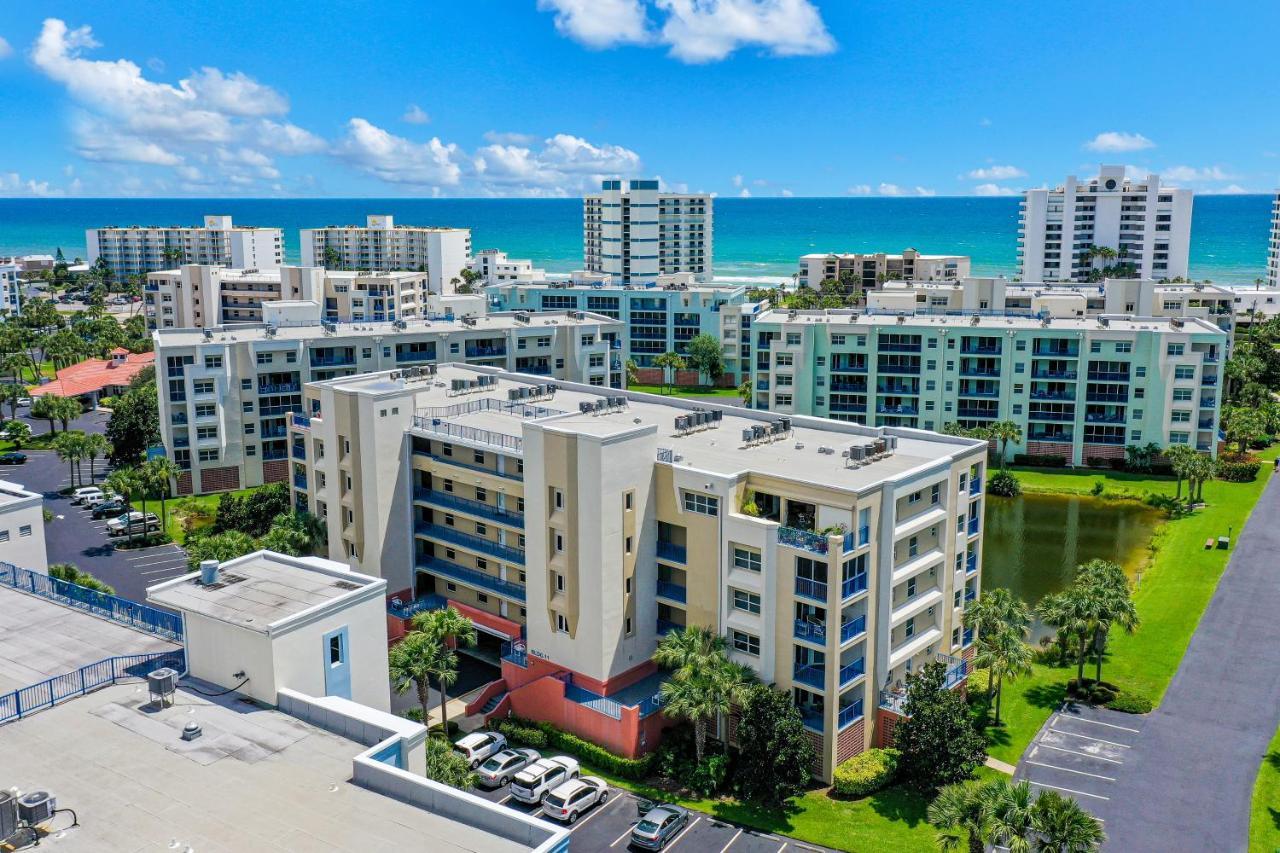Oceanwalk Condos Bethune Beach Exteriör bild