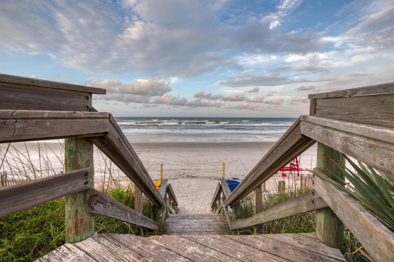 Oceanwalk Condos Bethune Beach Exteriör bild