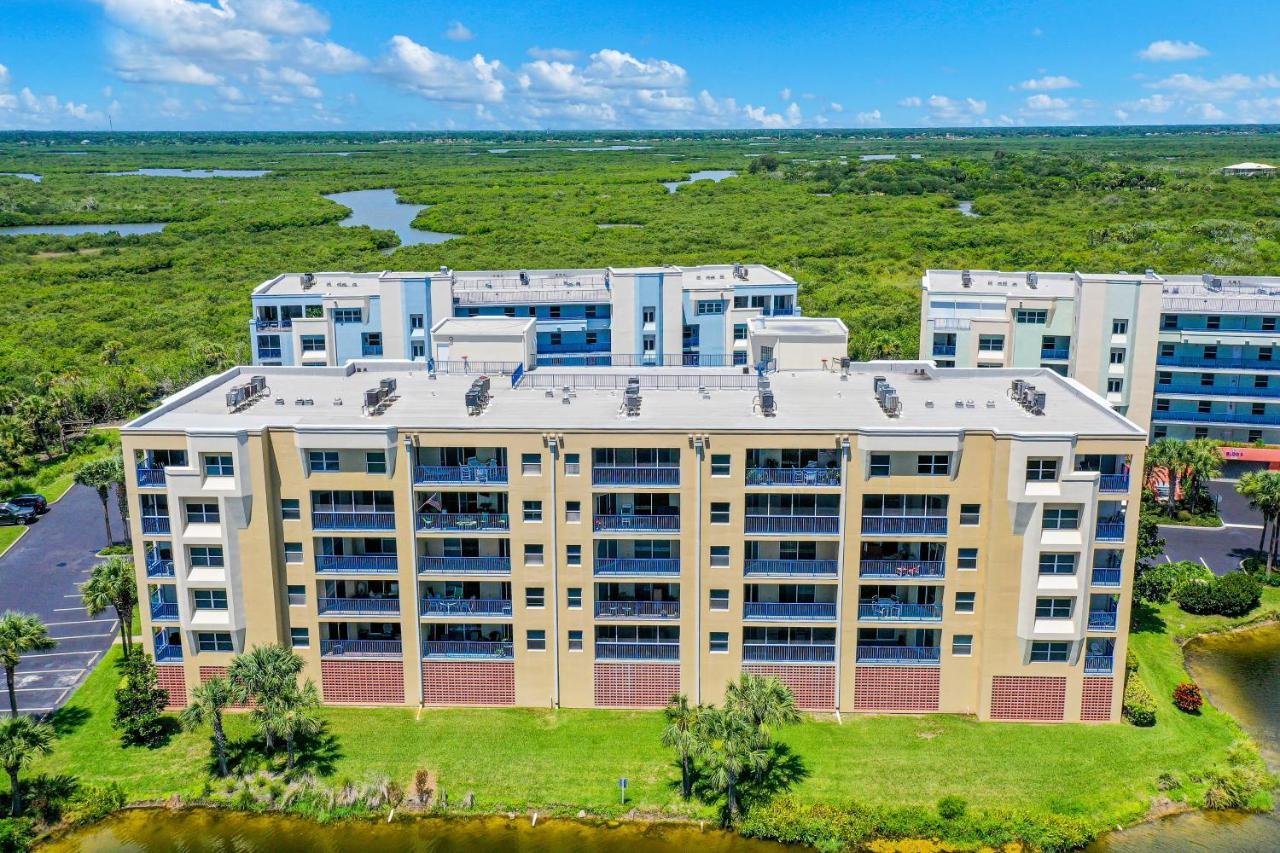 Oceanwalk Condos Bethune Beach Exteriör bild